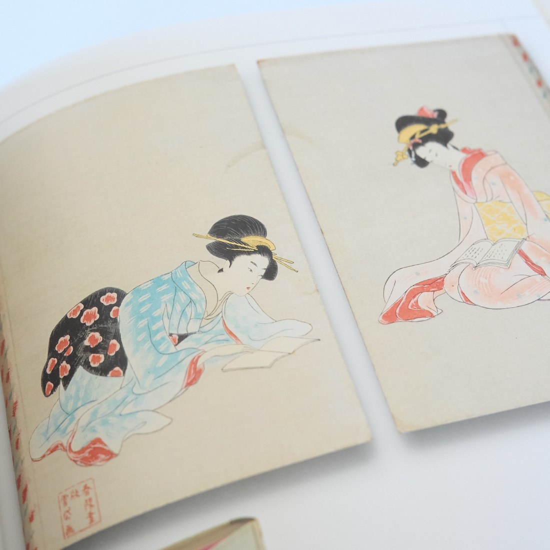Komura Settai Design Compendium, photograph 11
